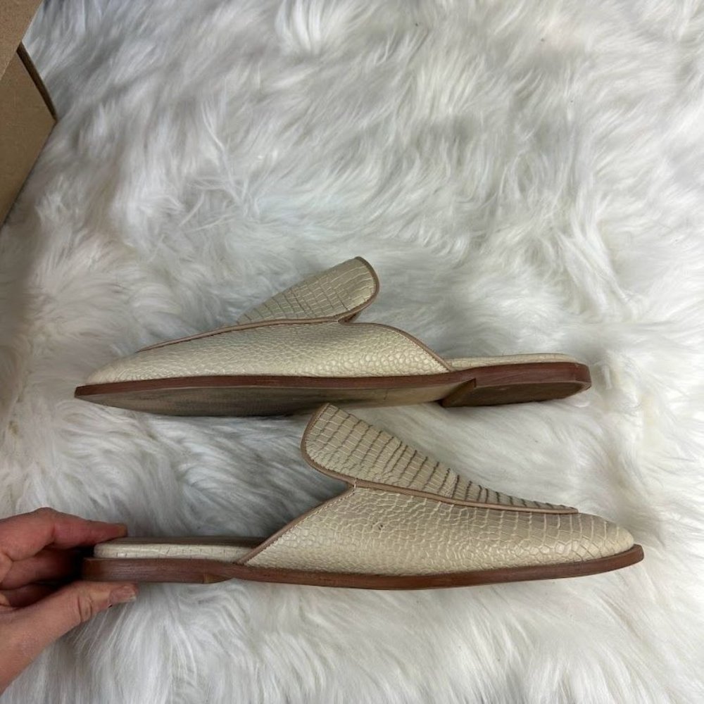 Kaanas Sardinia Snake Embossed Mule in Off White - Picture 5 of 9